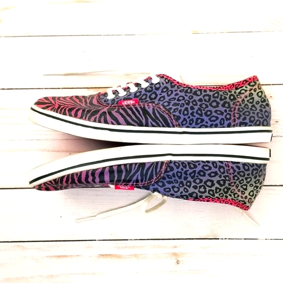 Vans Animal Print Sneakers Shoes - Picture 6 of 8